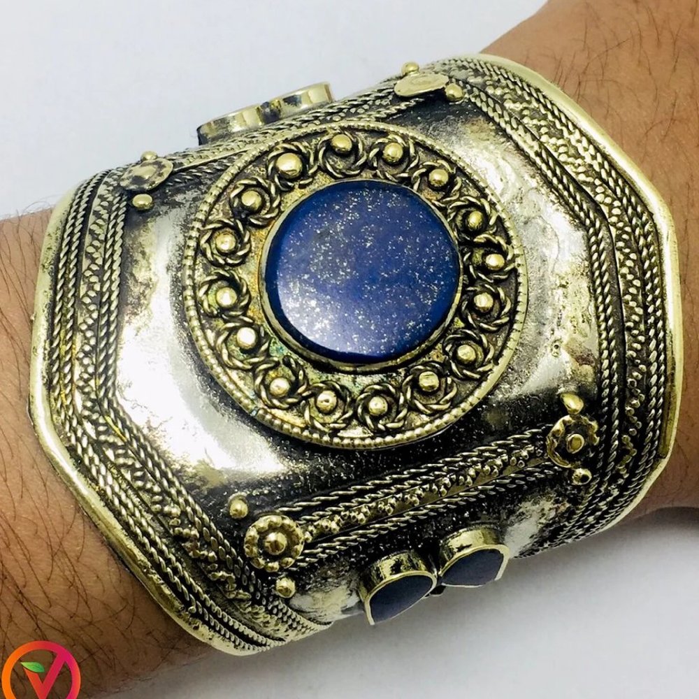 Single Vintage Kuchi Cuff Bracelet: Afghan Tribal Jewelry with Lapis Lazuli